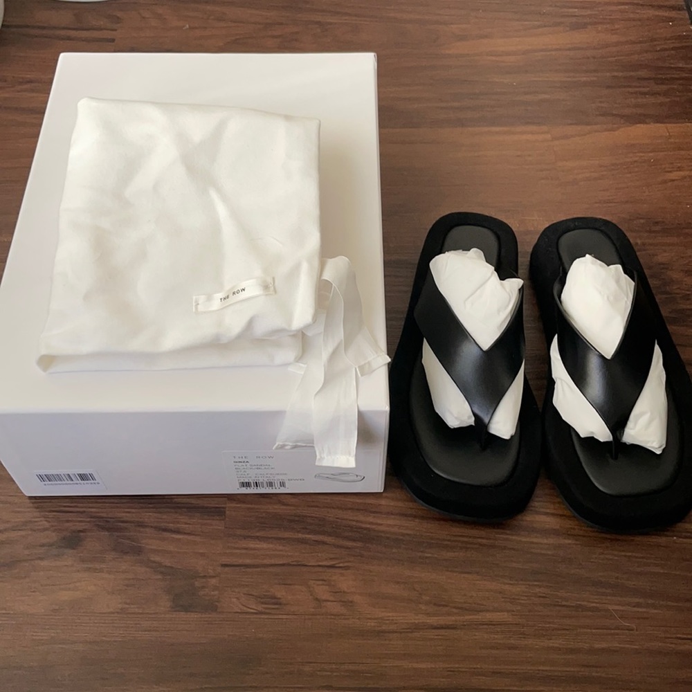 The Row Ginza Sandals in Black 37.5